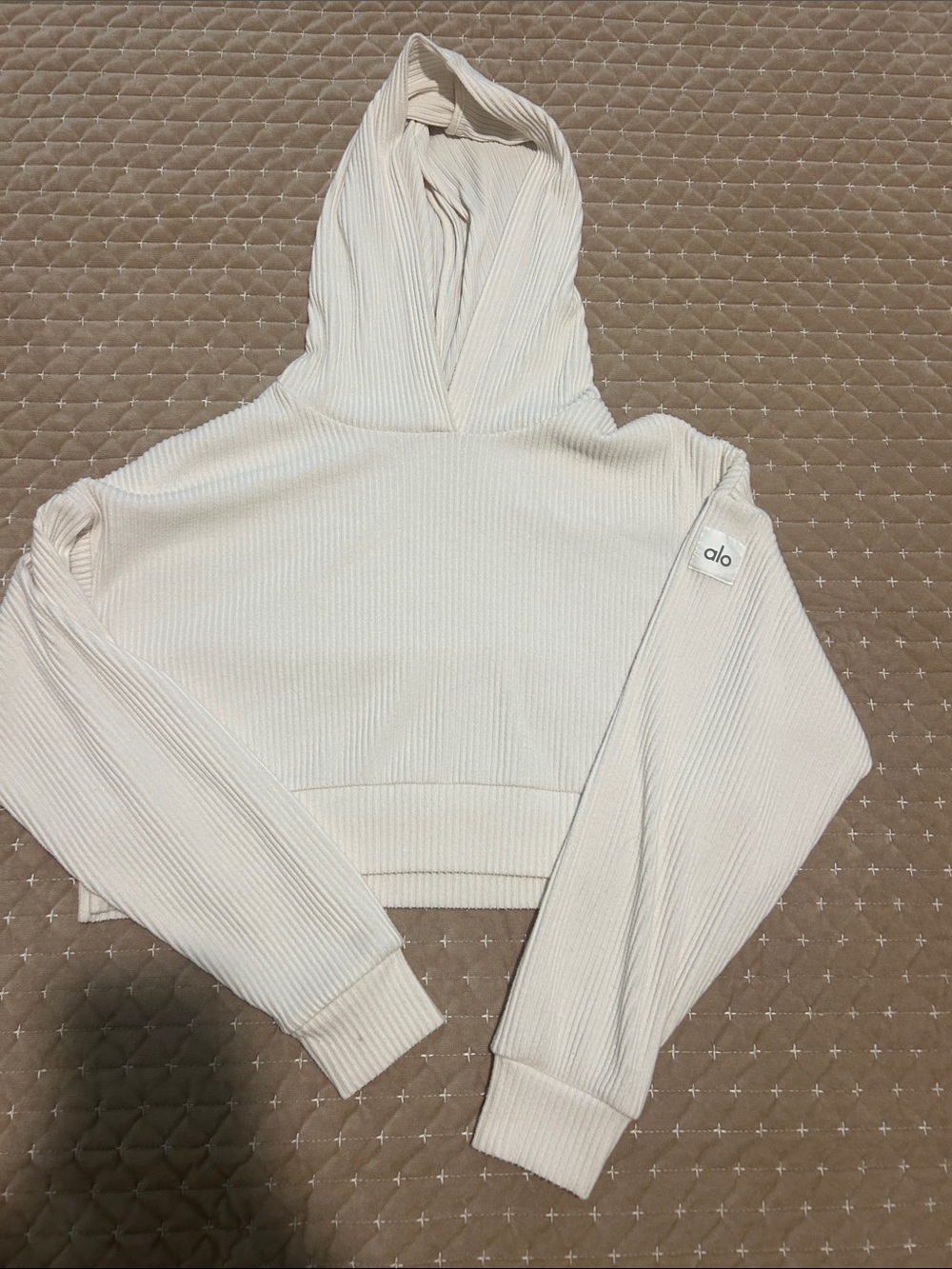 ALO Yoga Cream Ribbed Cropped Hoodie